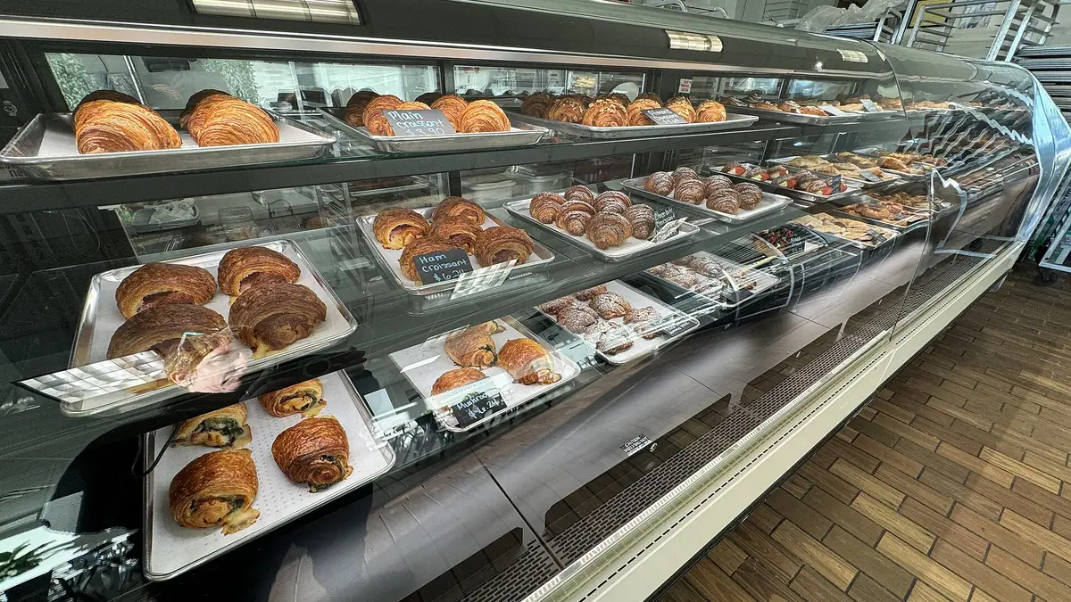 The Cherry Pit – patisserie in Cambridge town centre